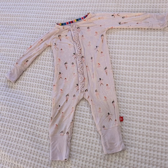 Magnetic Me - Tutu Twirls - Picture 4 of 9